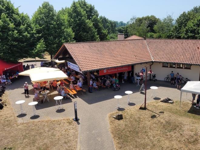 Grillhütte mit vielen Personen